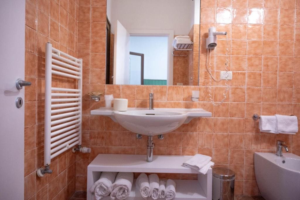 Double Room with Patio room - Image 3