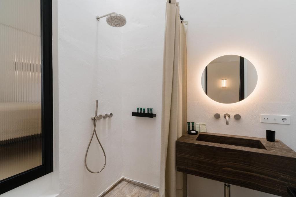 Double Room with Garden View room - Image 1