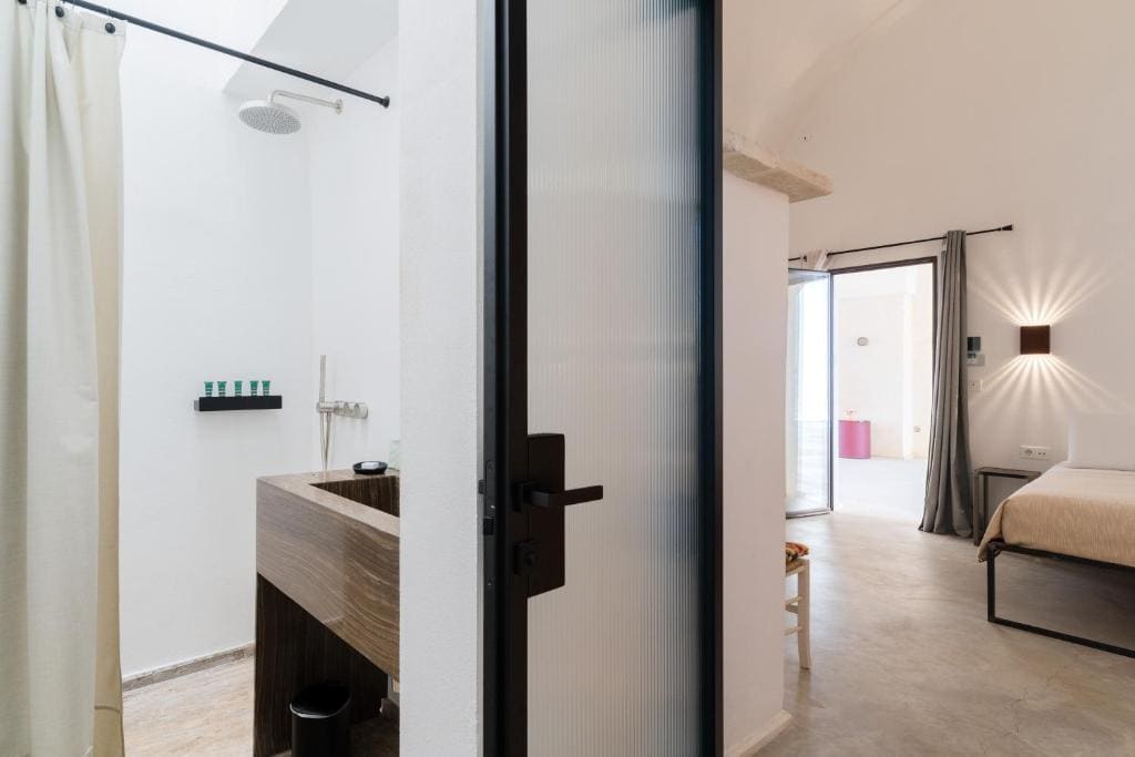 Standard Double Room room - Image 2