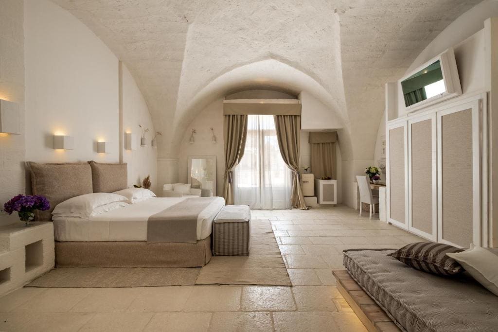Deluxe Suite room - Image 3