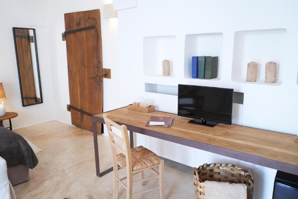Deluxe Double Room with Garden View room - Image 2