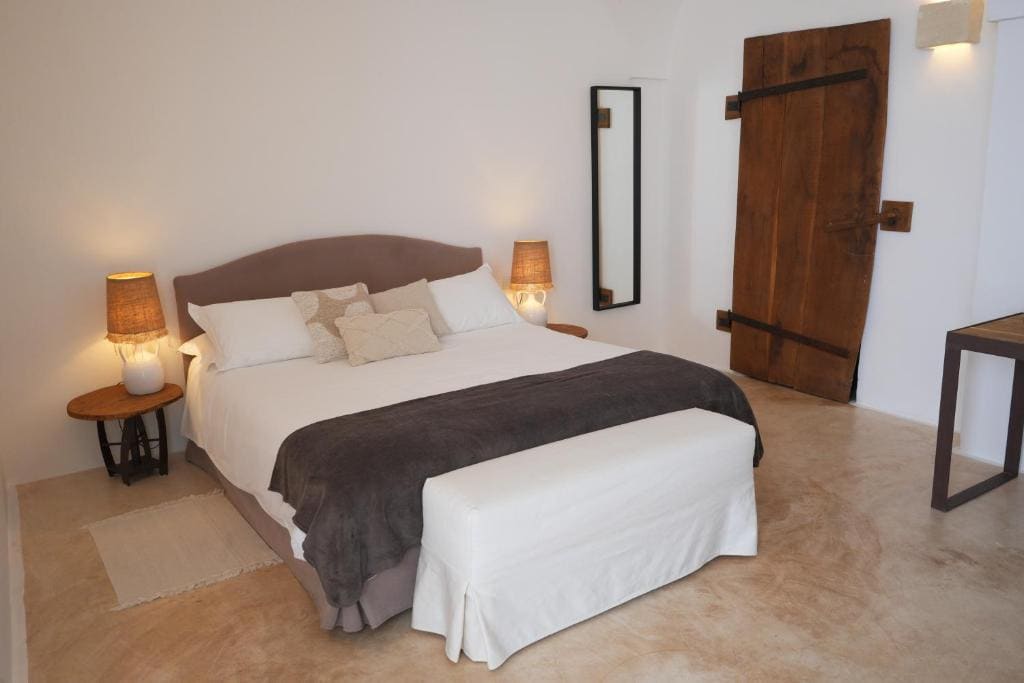 Deluxe Double Room with Garden View room - Image 3