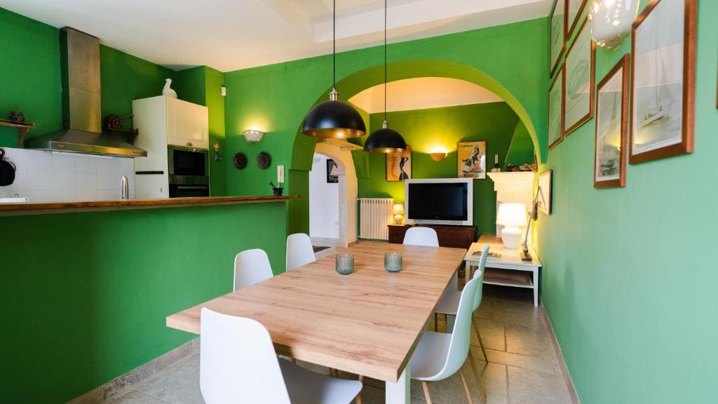 Two-Bedroom Apartment with View room - Image 1