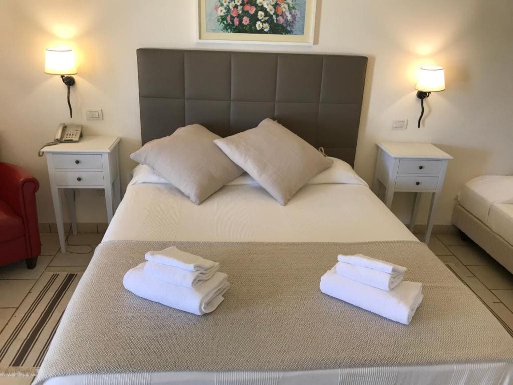 Deluxe Double Room room - Image 1