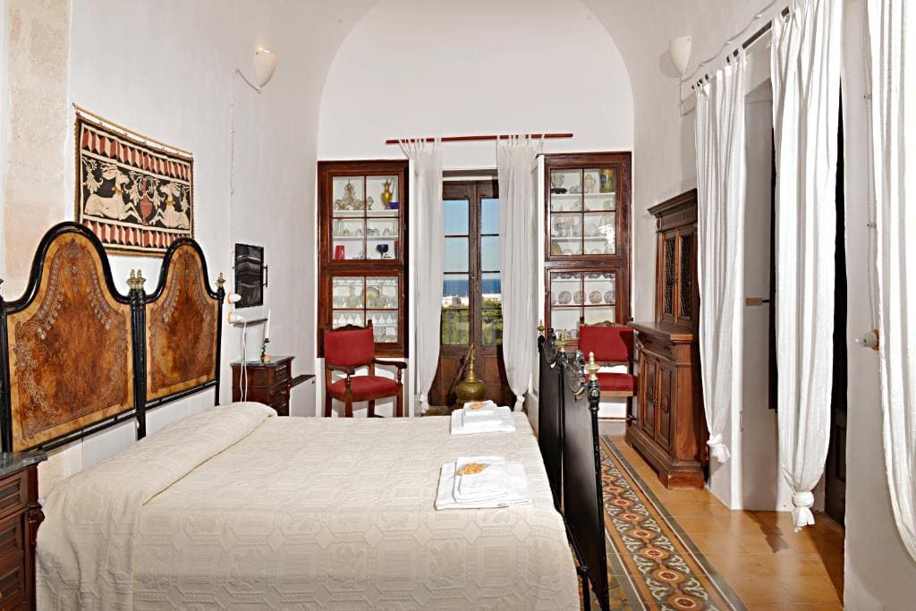 Two-Bedroom Townhouse room - Image 1