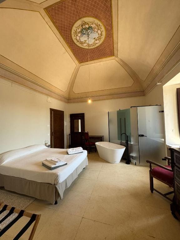 Double Room with Balcony and Sea View room - Image 3