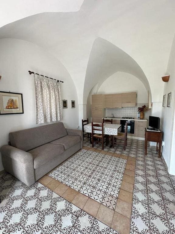 Family Room with Private Bathroom room - Image 2