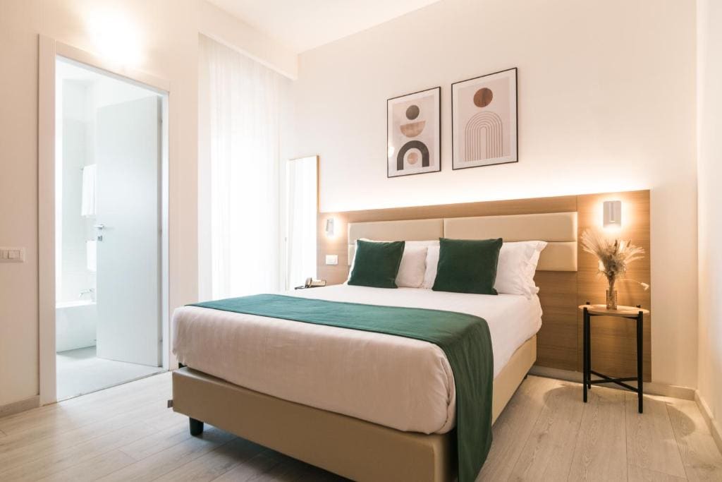 Standard Double or Twin Room room - Image 3