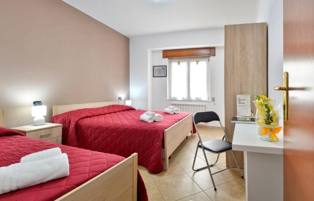 Triple Room with Bathroom room - Image 3