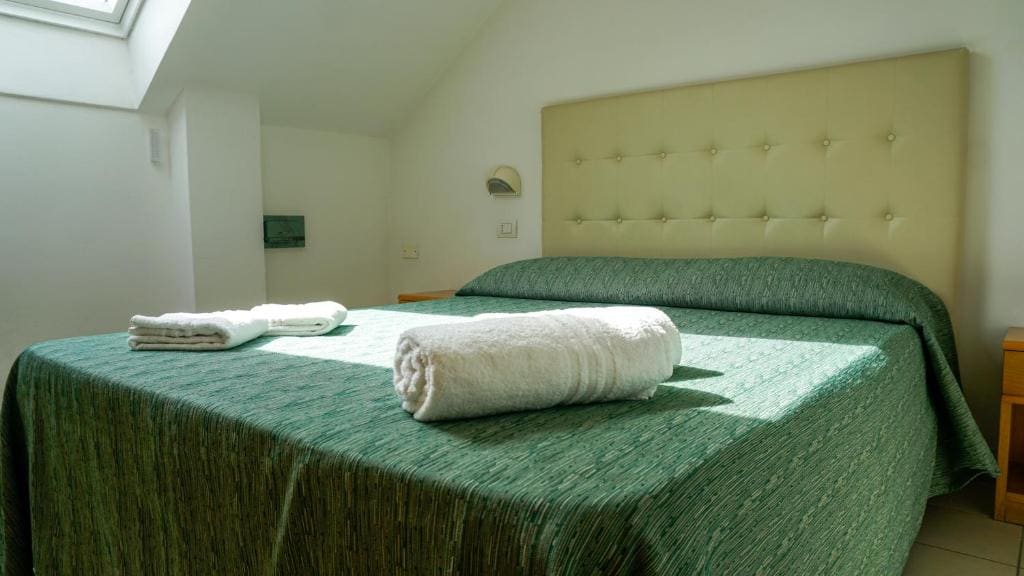Budget Double Room room - Image 3