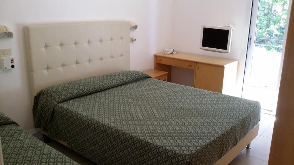 Deluxe Triple Room room - Image 1