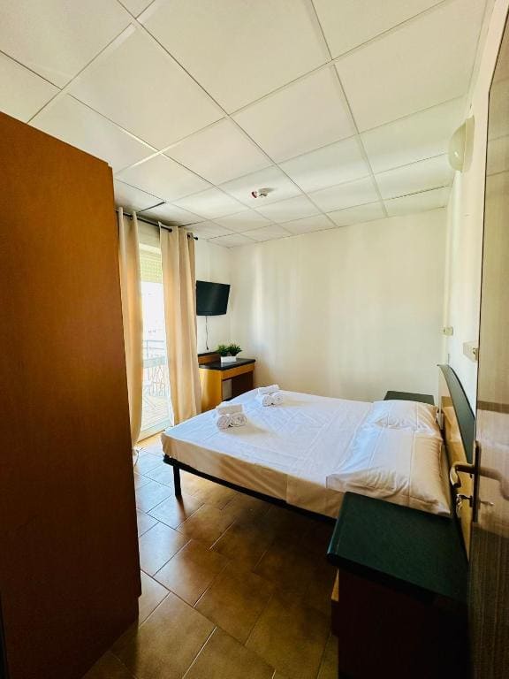 Room room - Image 1