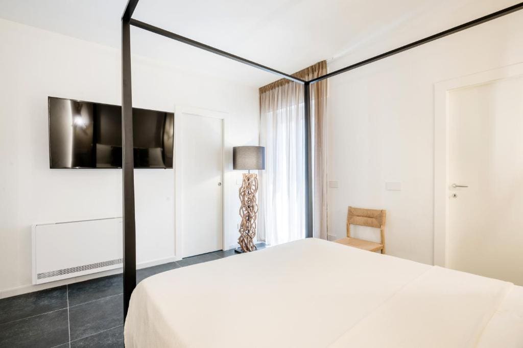 Deluxe Double Room with Extra Bed room - Image 1