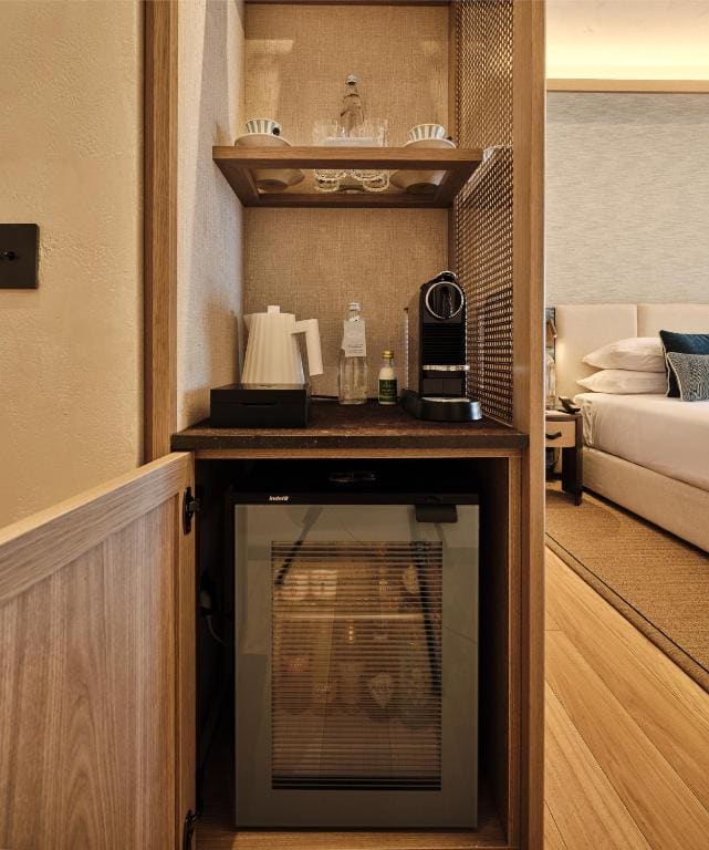 Superior Double Room with Sea View room - Image 2