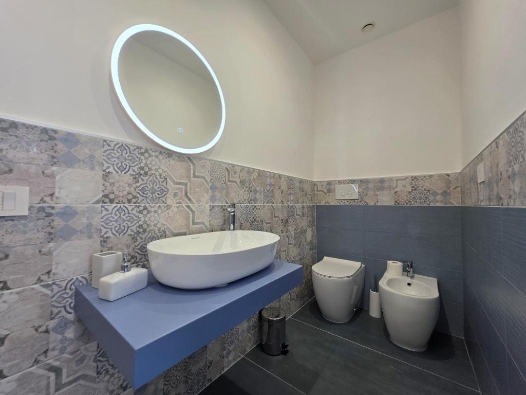 Double Room with Private Bathroom room - Image 3