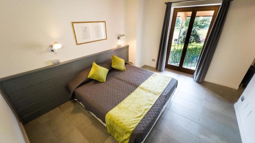 Apartment with Terrace room - Image 3