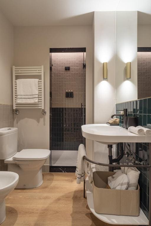 The Level Presidential Suite and Lounge Access room - Image 3