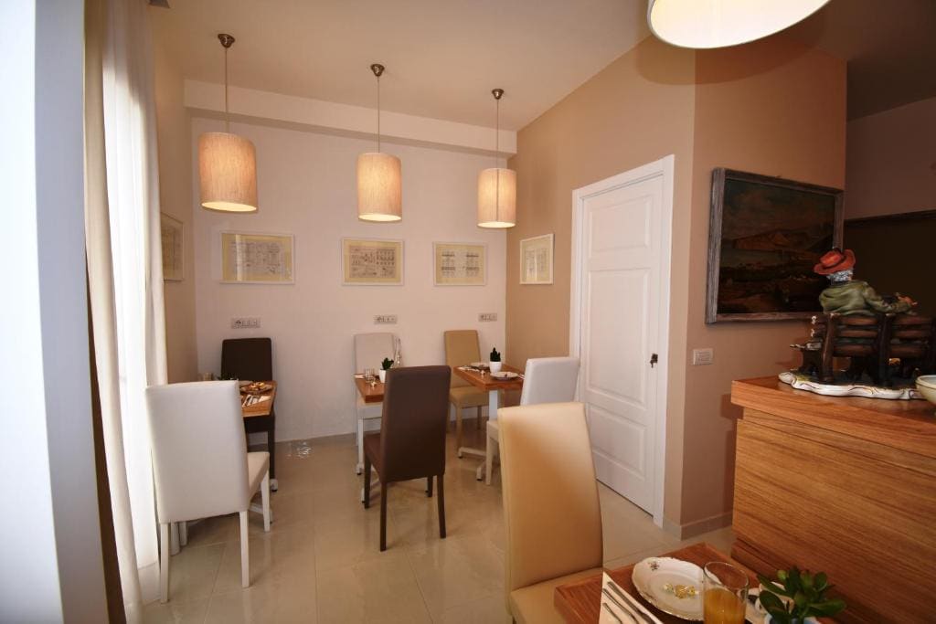 Double Room with Balcony room - Image 1