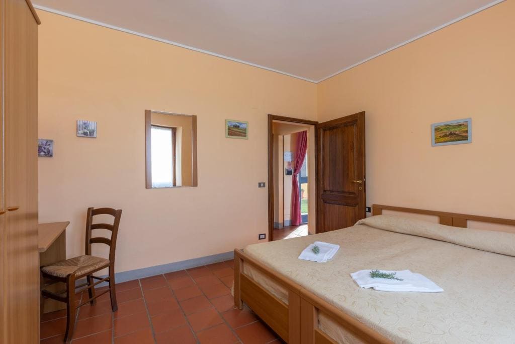 One-Bedroom Apartment with Garden View room - Image 3