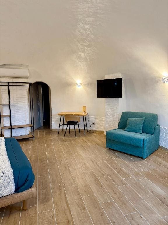 Deluxe Triple Room room - Image 1