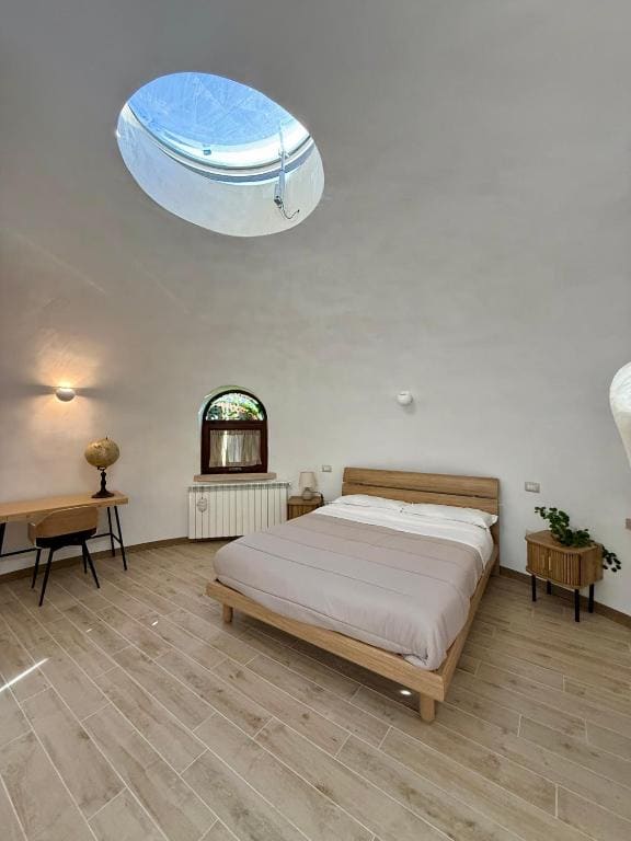 Large Double Room room - Image 3
