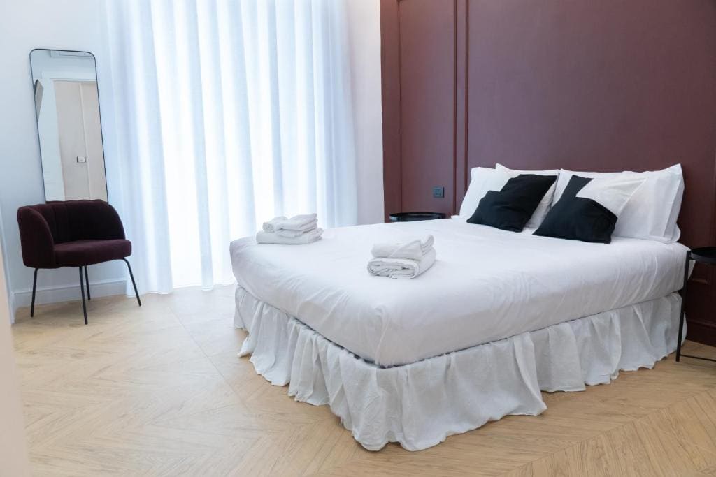 Standard King Room room - Image 3
