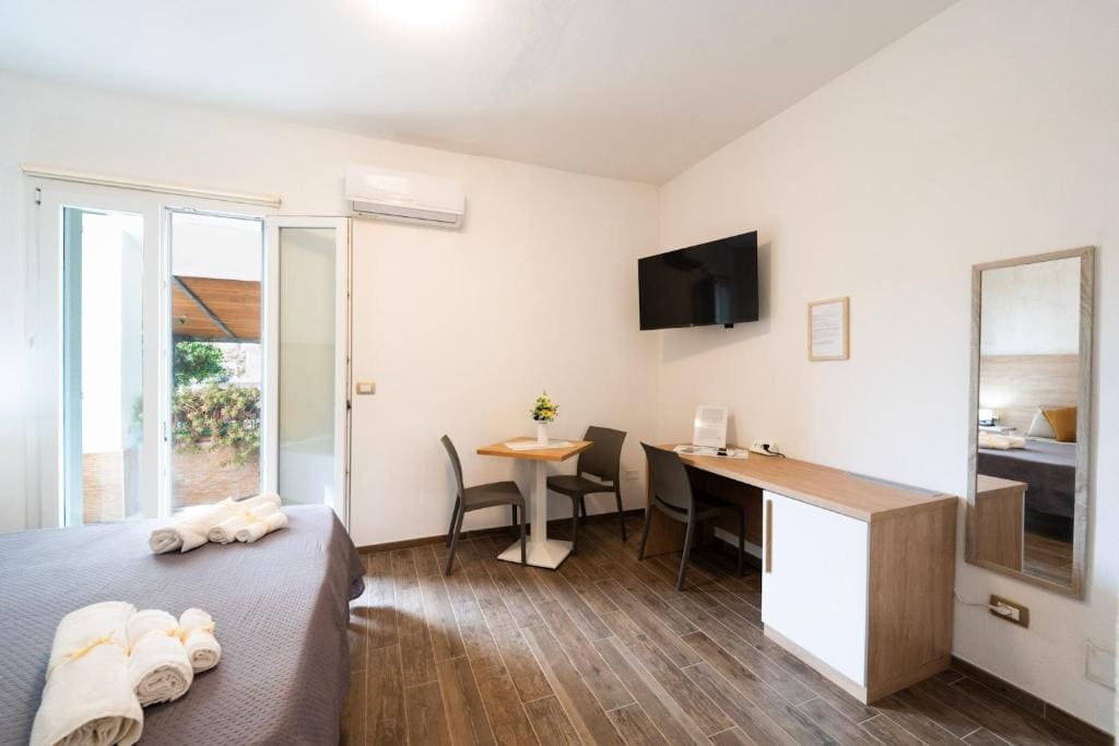 King Room with porch room - Image 1