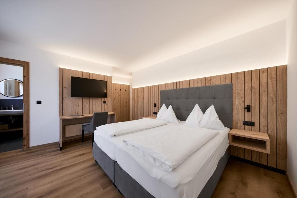 Standard Double Room room - Image 3