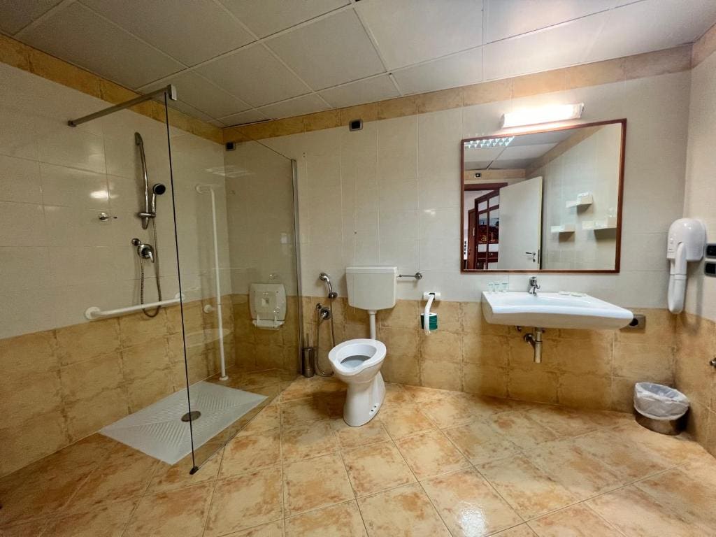 Family Room room - Image 2