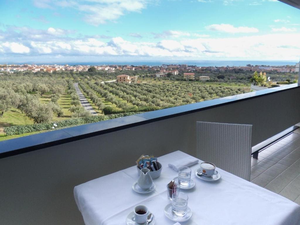 Junior Suite with Sea View room - Image 2