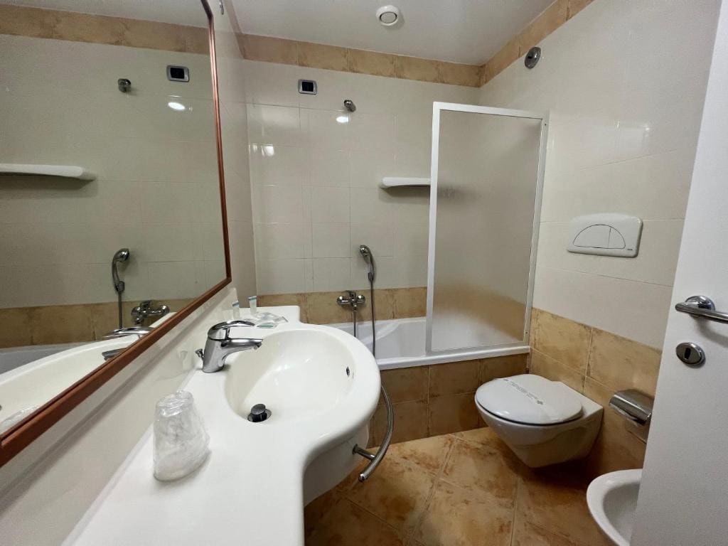 Superior Double or Twin Room with Sea View room - Image 1