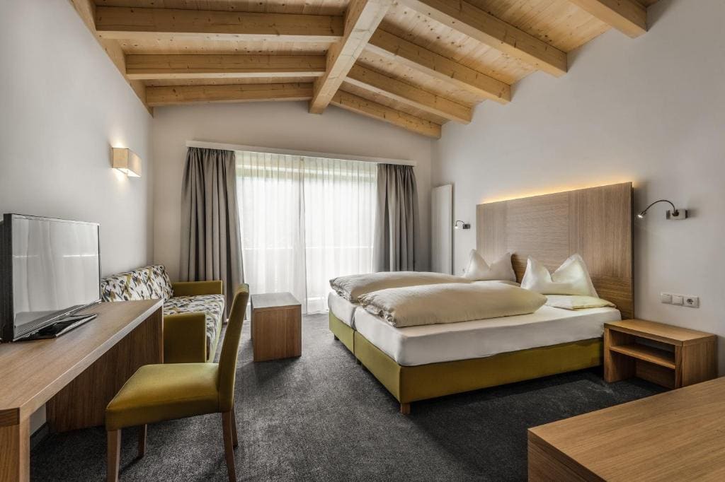Panorama Triple Room room - Image 1