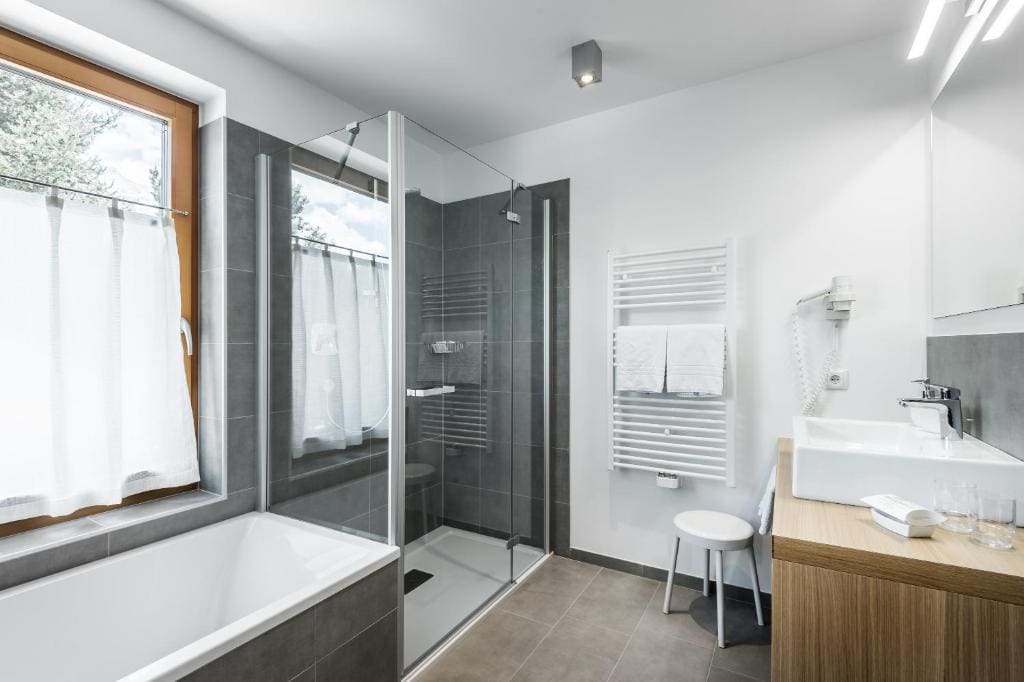 Superior Double or Twin Room with Mountain View room - Image 1