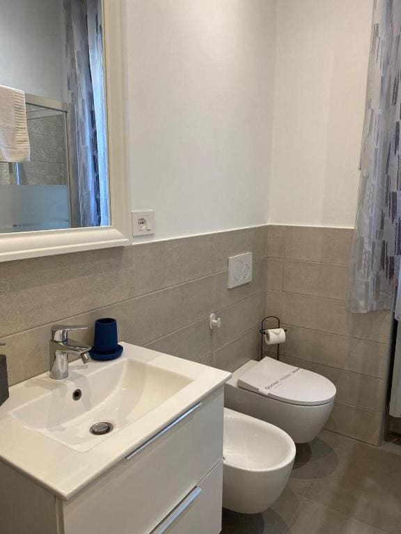 Double Room with Private Bathroom room - Image 1