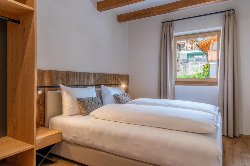 Two-Bedroom Deluxe Apartment with Balcony room - Image 2