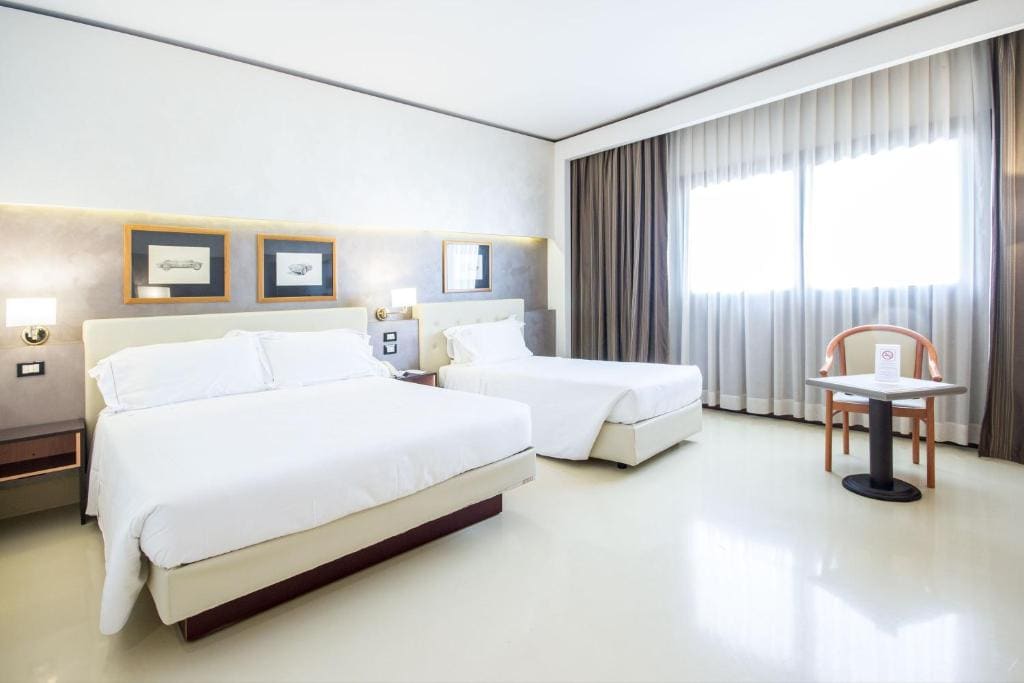 Comfort Twin Room - Non-Smoking room - Image 2