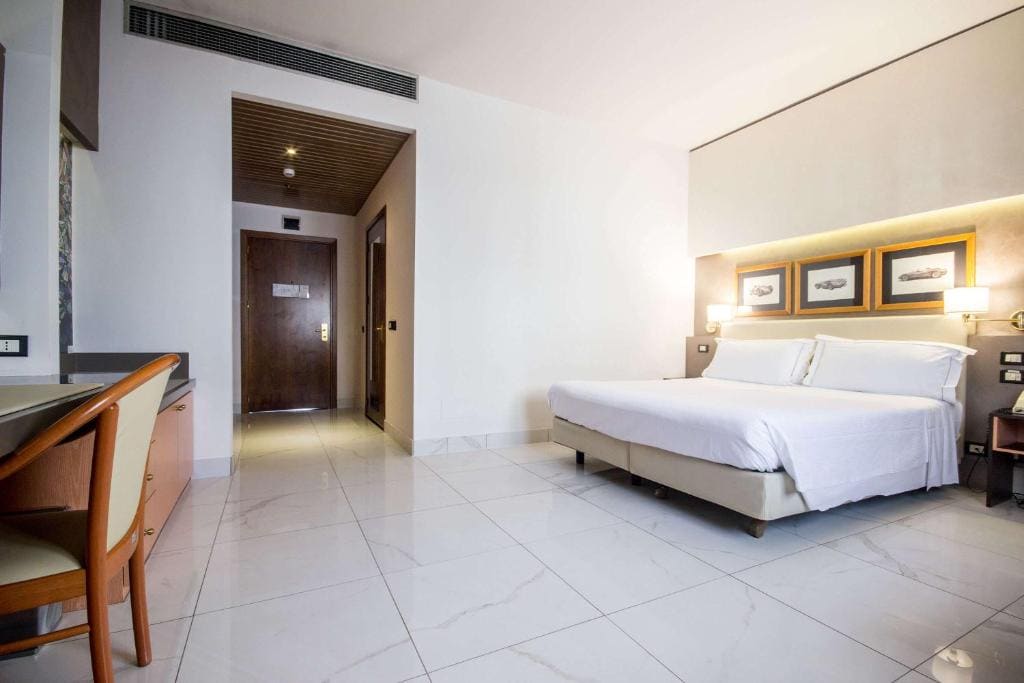 Classic Queen Room - Non-Smoking room - Image 1