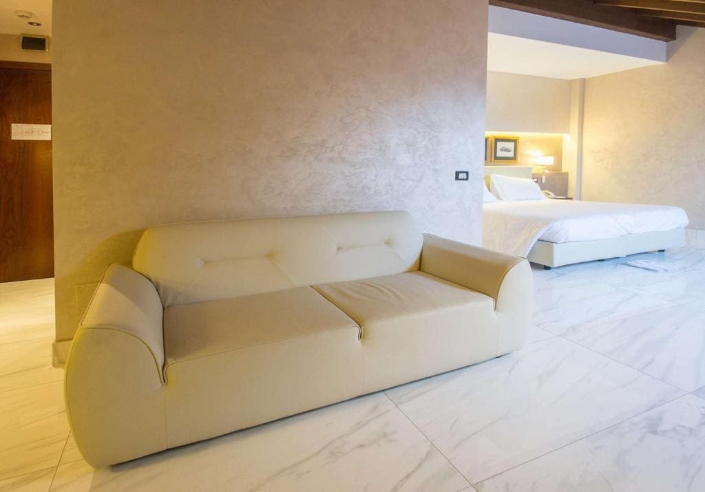 Junior Suite - Non-Smoking room - Image 3