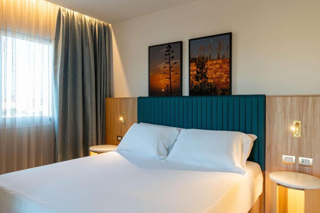 Junior King Suite with Spa Bath room - Image 1