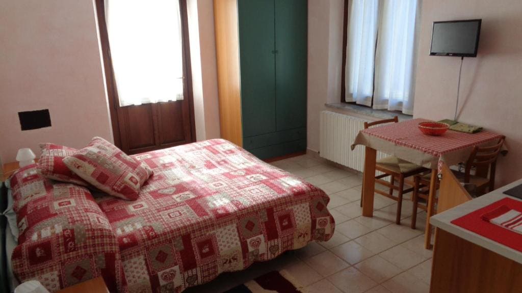 Double Room with Balcony room - Image 3