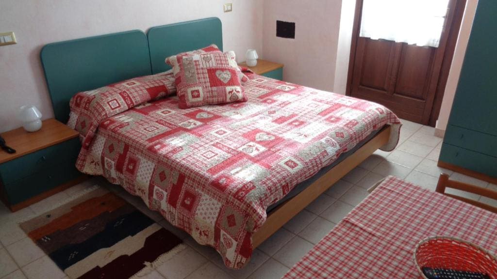Double Room with Balcony room - Image 2