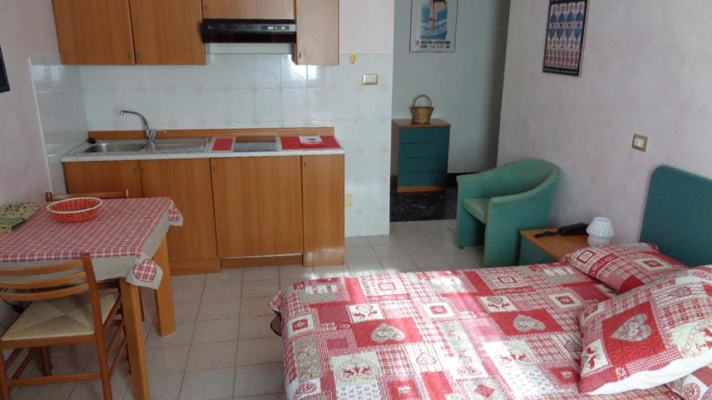 Double Room with Balcony room - Image 1