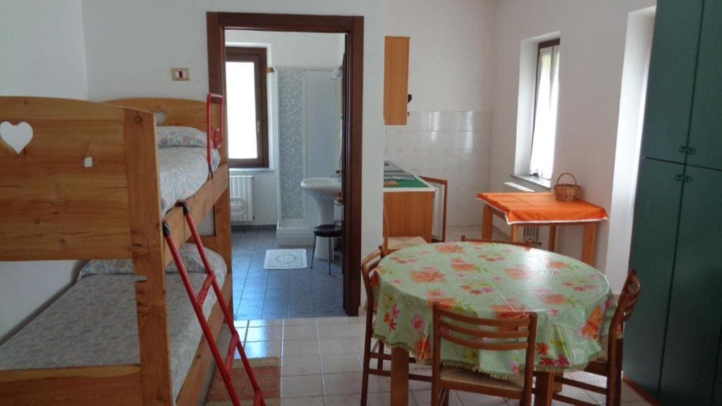Standard Quadruple Room room - Image 3