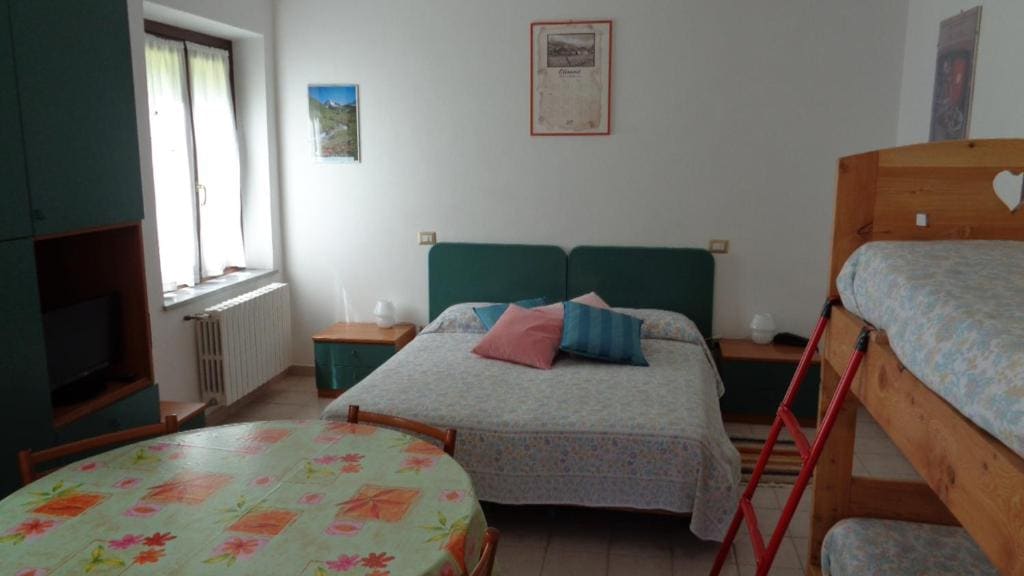 Standard Quadruple Room room - Image 2