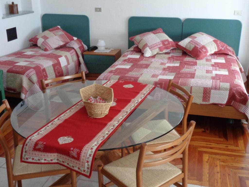 Triple Room with Balcony room - Image 3