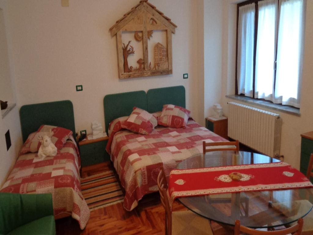 Triple Room with Balcony room - Image 1