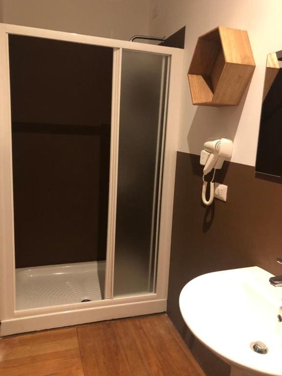 Triple Room with Bathroom room - Image 2
