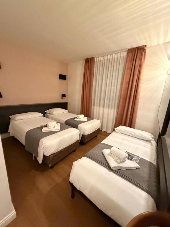 Double or Twin Room room - Image 3