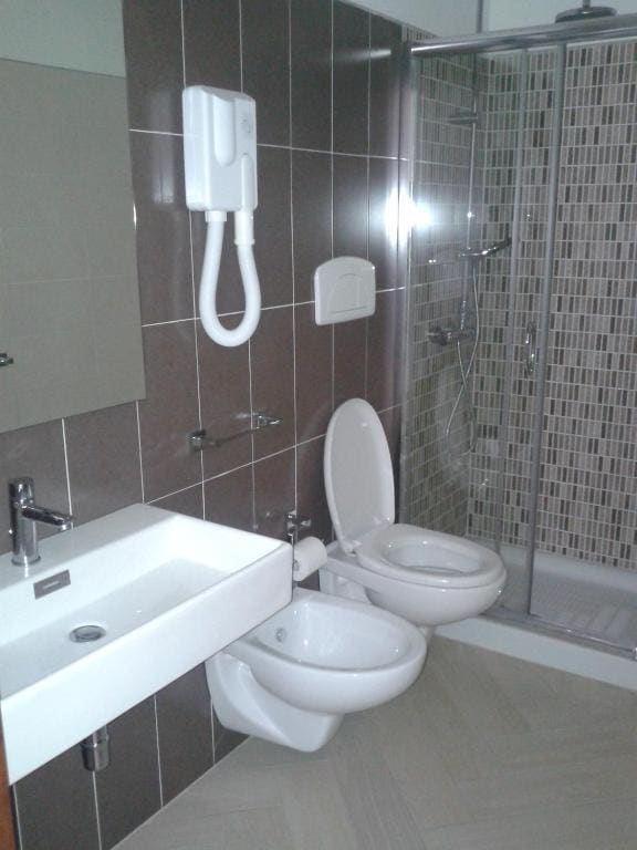 Standard Double Room room - Image 3