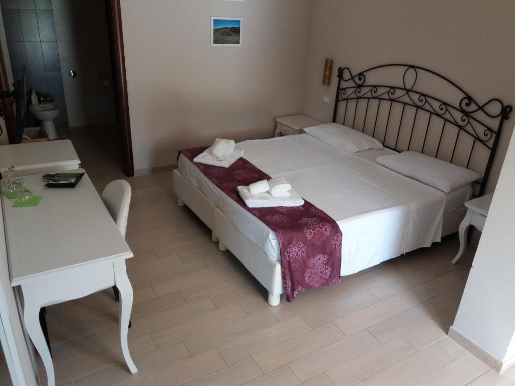 Double or Twin Room - Disability Access room - Image 1